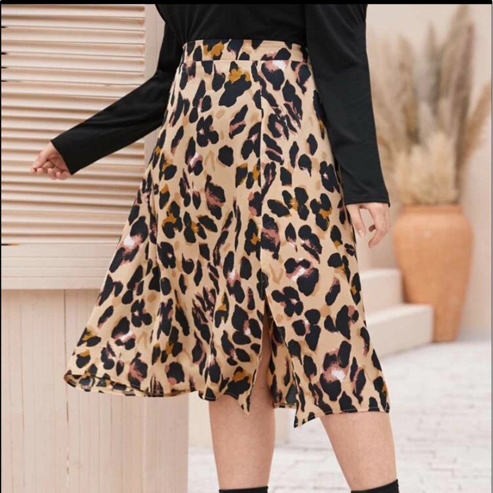 Leopard skirt
